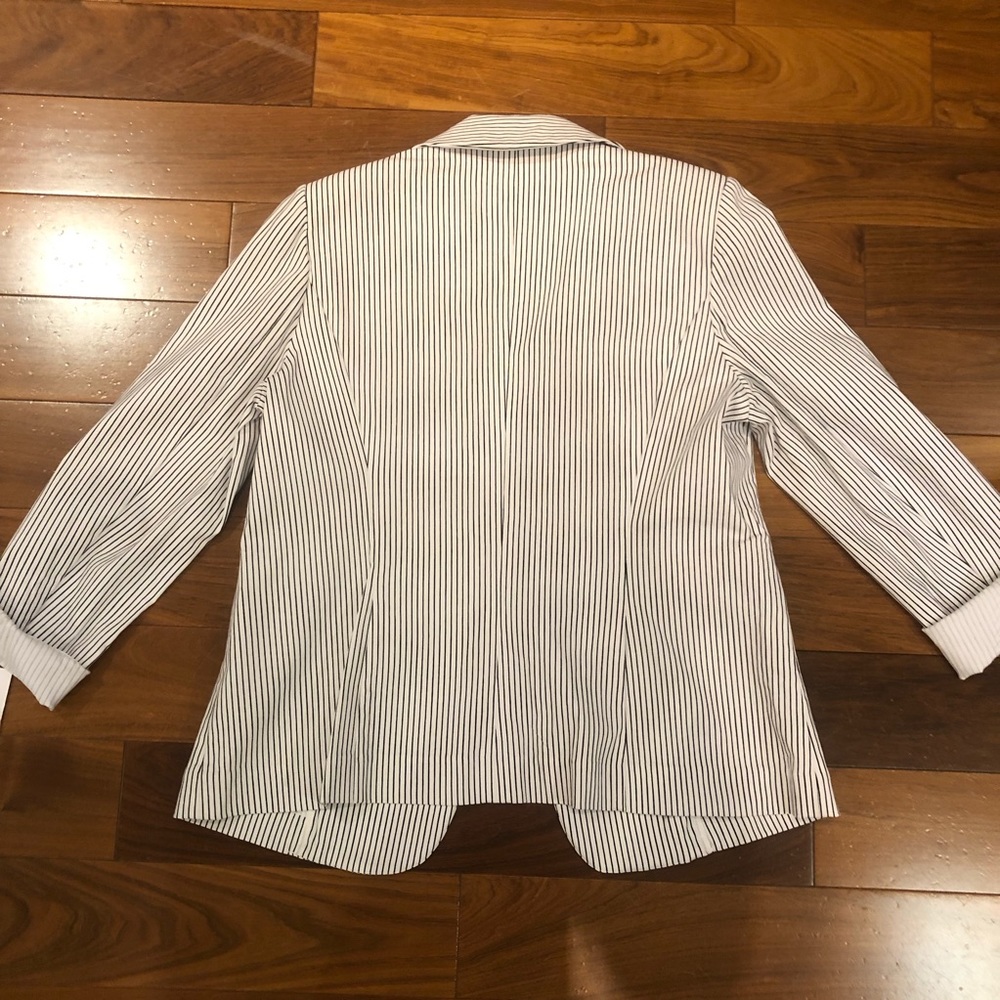Striped blazer - Picture 3 of 3